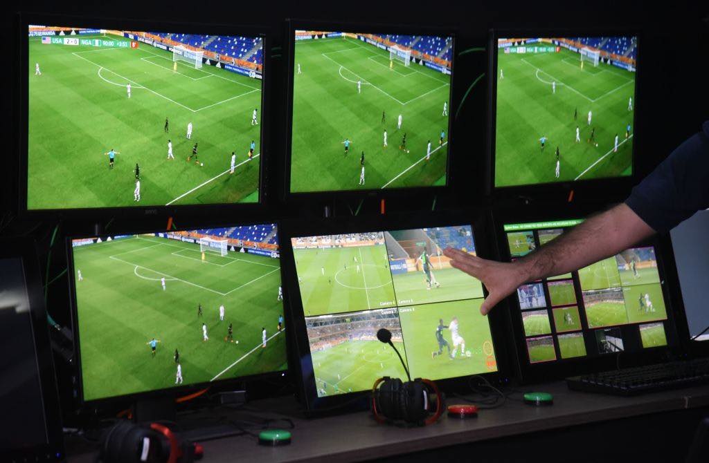 il-var-semiautomatico-della-fifa-l-intelligenza-artificiale-aiuta-gli