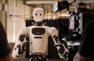 Google presenta Gemini Robotics ER 2 per coordinare attività complesse e squadre di robot